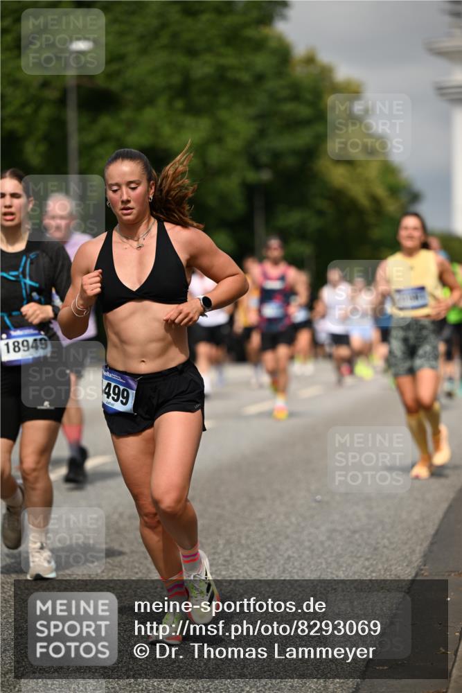 29.06.2025 - hella hamburg halbmarathon Dr. Thomas Lammeyer http://msf.ph/oto/8293069 29.06.2025 10:16:10 Kennedybrücke 1249, 1610, 1785, 1790, 1850, 1851, 2963, 2964, 3182, 3248, 3262, 3746, 3837, 4453, 4499, 5166, 5176, 6822, 6871, 6966, 7370, 8206, 8207, 8971, 9119, 9253, 9254, 9405, 9428, 10685 meine-sportfotos.de