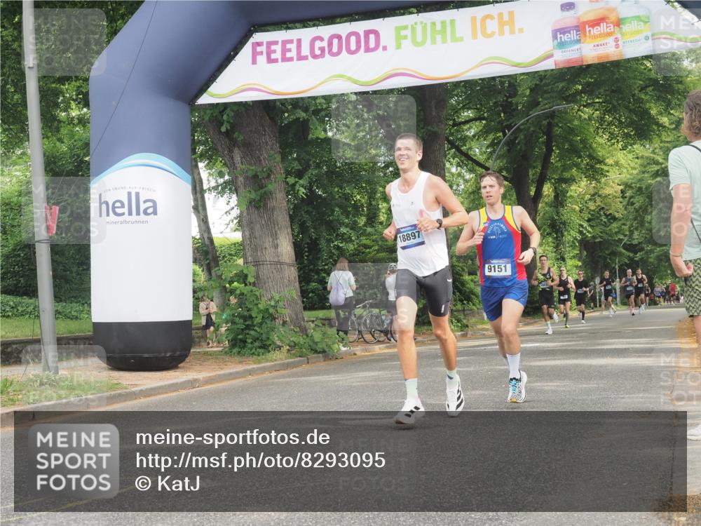 29.06.2025 - hella hamburg halbmarathon KatJ http://msf.ph/oto/8293095 29.06.2025 10:13:13 Zwischen KM18-KM19  meine-sportfotos.de