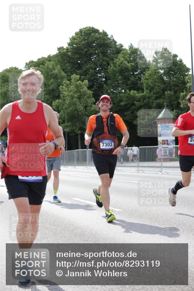 29.06.2025 - hella hamburg halbmarathon Jannik Wohlers http://msf.ph/oto/8293119 29.06.2025 10:04:38 Lombardsbrücke 1126, 1559, 2424, 3071, 3413, 4394, 4951, 6907, 6908, 7302, 7826, 8089, 8999, 9007, 9019, 11088, 11551, 11595, 13242, 13327, 13717, 14203, 16134, 16579, 17112, 17707, 17818, 18189, 18556 meine-sportfotos.de