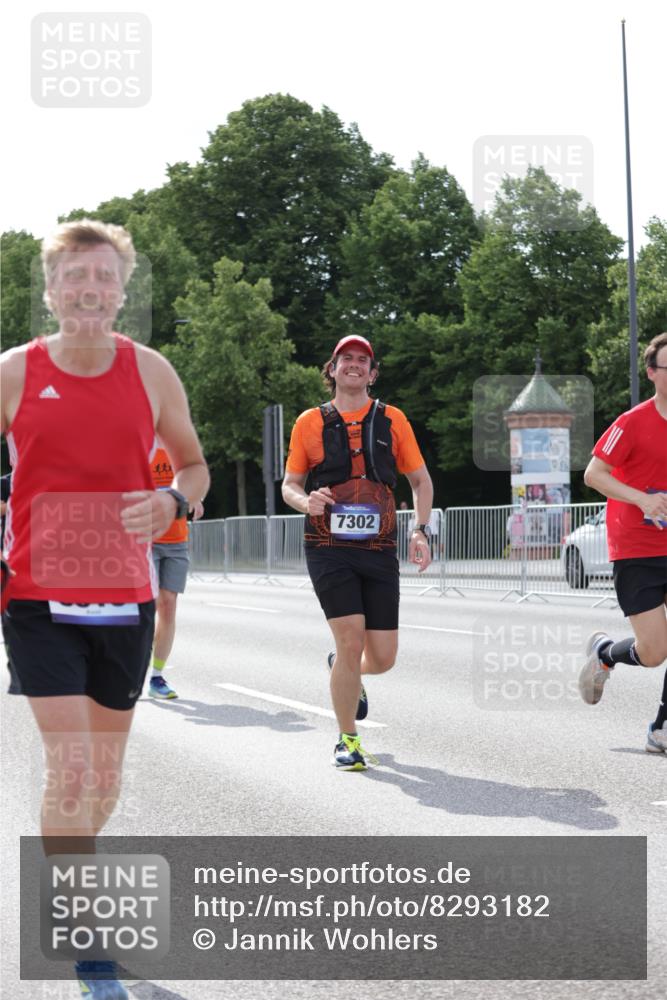 29.06.2025 - hella hamburg halbmarathon Jannik Wohlers http://msf.ph/oto/8293182 29.06.2025 10:04:38 Lombardsbrücke 1126, 1559, 2424, 3071, 3413, 4394, 4951, 6907, 6908, 7302, 7826, 8089, 8999, 9007, 9019, 11088, 11551, 11595, 13242, 13327, 13717, 14203, 16134, 16579, 17112, 17707, 17818, 18189, 18556 meine-sportfotos.de