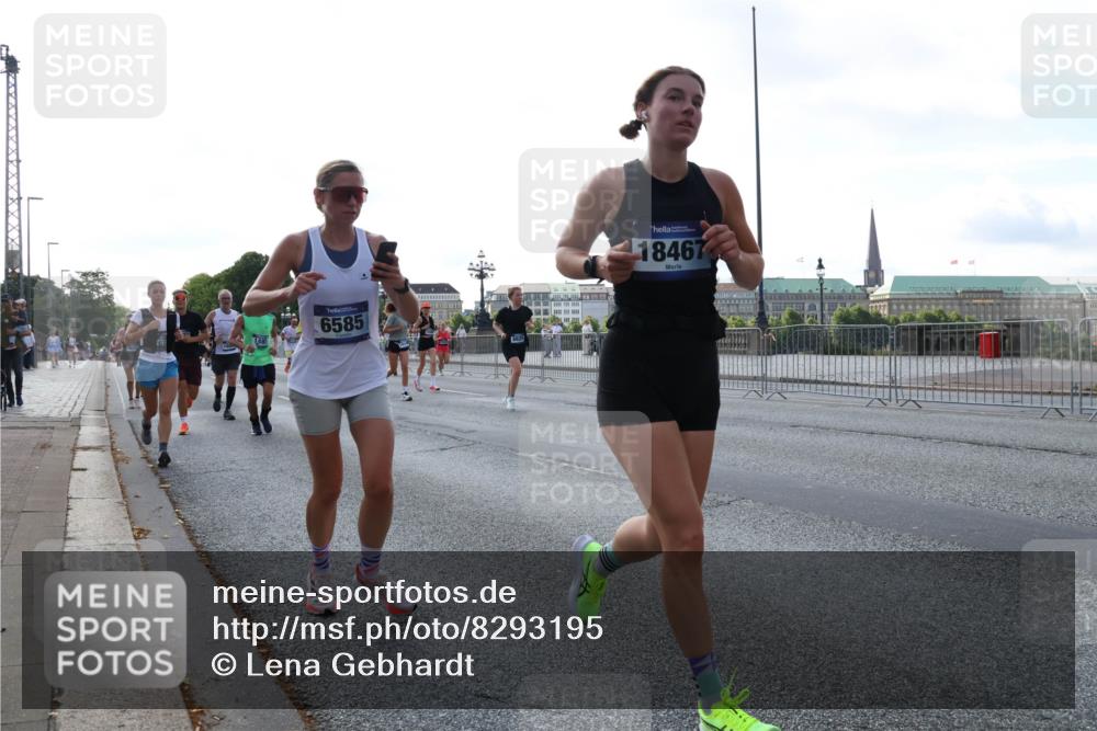 29.06.2025 - hella hamburg halbmarathon Lena Gebhardt http://msf.ph/oto/8293195 29.06.2025 09:58:57 Lombardsbrücke 6585, 6629, 18467, 1285, 1410, 1485, 1506, 1715, 1719, 1727, 1946, 1951, 1972, 2029, 2518, 2741, 2840, 2883, 2907, 2911, 3037, 3097, 3334, 3715, 3819, 3952, 4120, 4152, 4167, 4839, 5077, 5084, 5259, 5378, 5391, 5420, 5894, 6294, 6390, 6399, 6592, 6629, 6657, 6759, 6877, 7033, 7082, 7232, 7369, 7716, 7732, 7864, 8068, 8322, 8393, 8639, 8721, 8772, 8798, 9655, 9727, 9770, 9884, 10266, 10488 meine-sportfotos.de