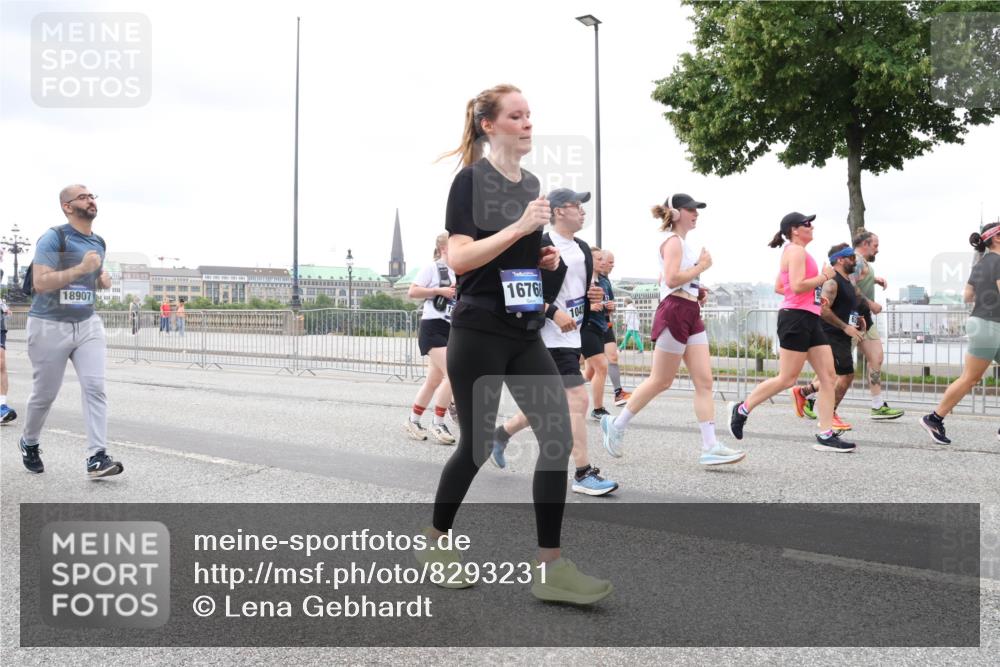 29.06.2025 - hella hamburg halbmarathon Lena Gebhardt http://msf.ph/oto/8293231 29.06.2025 10:55:56 Lombardsbrücke 18907, 1676, 1043, 1616, 1738, 1873, 1909, 2095, 2793, 3101, 3244, 3268, 4265, 4354, 4470, 4473, 4836, 4896, 5220, 5222, 5306, 5487, 5575, 5580, 5994, 6055, 6056, 6113, 6257, 6494, 6594, 6968, 7025, 7028, 7516, 7548, 7616, 7969, 8005, 8110, 8305, 8527, 8532, 8533, 8626, 8648, 9435, 9548, 9606, 9614, 9618, 9838, 9857, 9858, 9861, 9865, 9956, 10094, 10436, 10438, 10449, 10559, 10593, 10640, 10987, 11903, 11962, 11963, 12695, 12902 meine-sportfotos.de