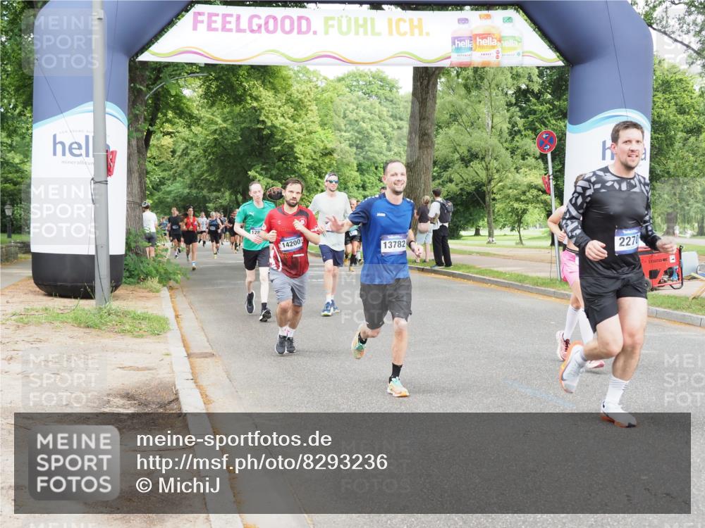 29.06.2025 - hella hamburg halbmarathon MichiJ http://msf.ph/oto/8293236 29.06.2025 10:33:49 Zwischen KM18-KM19 2270, 5706, 6711, 7385, 7450, 8374, 9720, 10796, 12528, 13782, 13919, 14200, 14228, 14764, 16286, 16834, 17281, 18081 meine-sportfotos.de