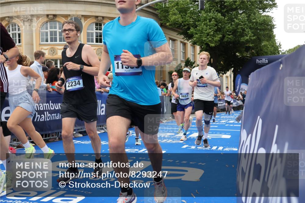 29.06.2025 - hella hamburg halbmarathon Strokosch-Dieckow http://msf.ph/oto/8293247 29.06.2025 10:50:45 Ziel 1466, 2234, 2788, 3947, 4839, 5018, 5115, 6712, 7052, 7134, 7583, 7952, 8205, 8657, 10750, 11356, 13701, 15395, 15426, 15720, 16291, 17129, 17908, 18182, 18229, 18370, 18413, 18820 meine-sportfotos.de