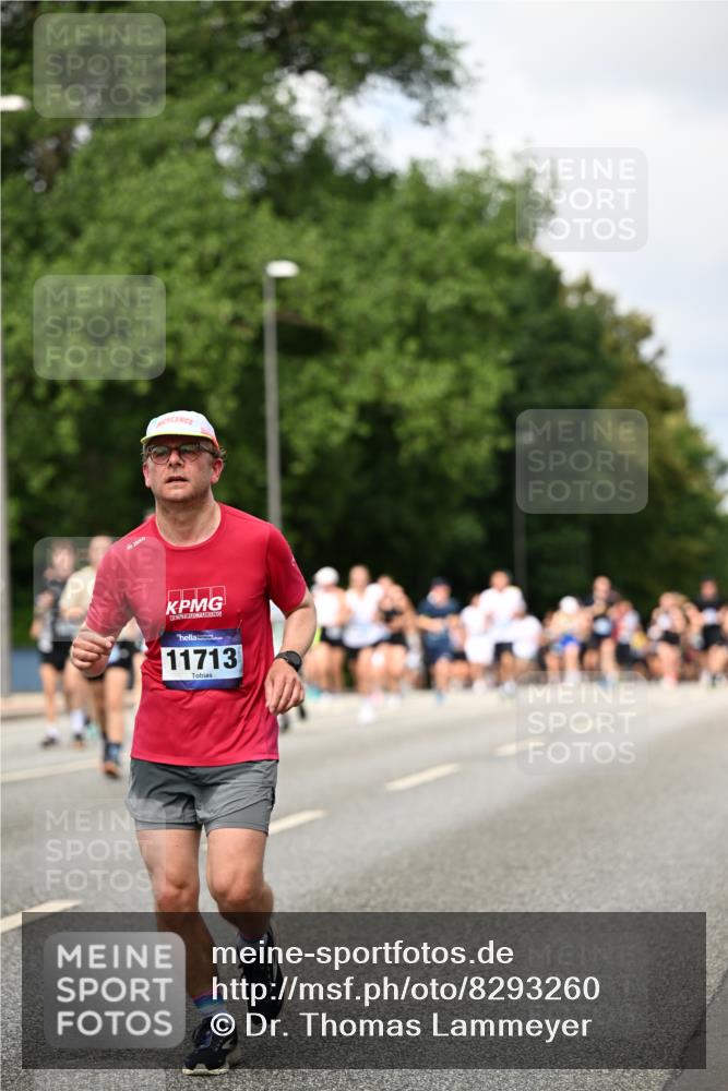 29.06.2025 - hella hamburg halbmarathon Dr. Thomas Lammeyer http://msf.ph/oto/8293260 29.06.2025 10:37:27 Kennedybrücke 1078, 1199, 1324, 1373, 1879, 1995, 2085, 2342, 2838, 3341, 3422, 3560, 3812, 3871, 4030, 4164, 4446, 5180, 5917, 6773, 6999, 7308, 7309, 7705, 8175, 8595, 8891, 8993, 9289, 9591, 9750, 9768, 9780 meine-sportfotos.de
