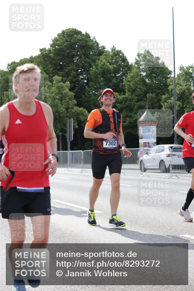 29.06.2025 - hella hamburg halbmarathon Jannik Wohlers http://msf.ph/oto/8293272 29.06.2025 10:04:38 Lombardsbrücke 1126, 1559, 2424, 3071, 3413, 4394, 4951, 6907, 6908, 7302, 7826, 8089, 8999, 9007, 9019, 11088, 11551, 11595, 13242, 13327, 13717, 14203, 16134, 16579, 17112, 17707, 17818, 18189, 18556 meine-sportfotos.de