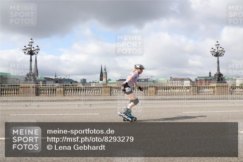 29.06.2025 - hella hamburg halbmarathon Lena Gebhardt http://msf.ph/oto/8293279 29.06.2025 09:05:50 Lombardsbrücke  meine-sportfotos.de
