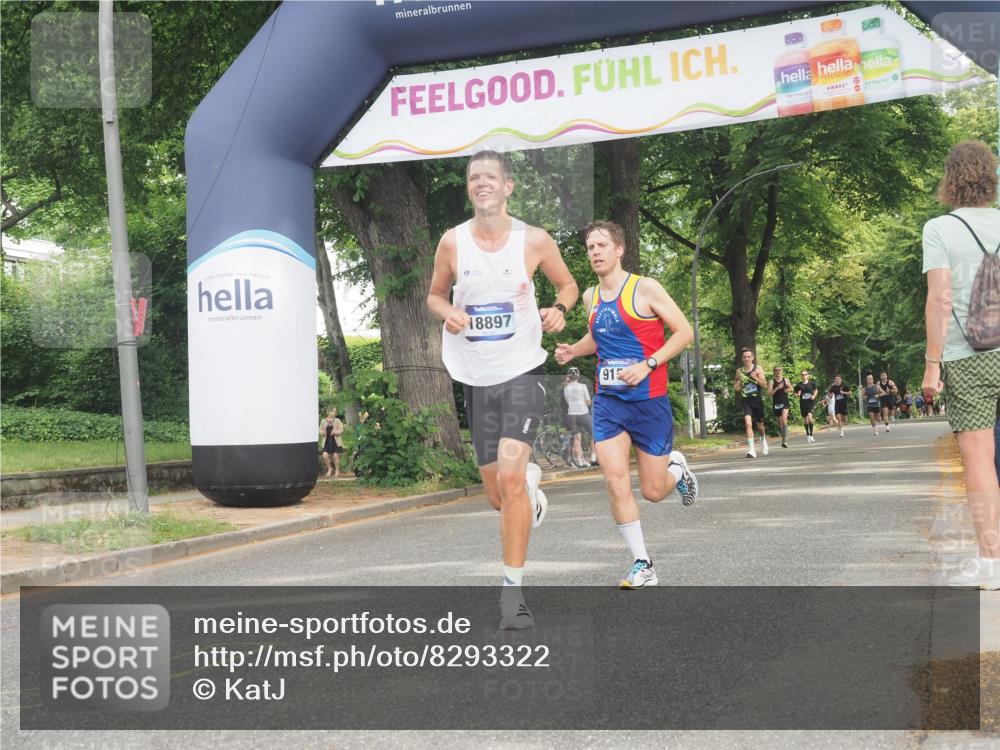 29.06.2025 - hella hamburg halbmarathon KatJ http://msf.ph/oto/8293322 29.06.2025 10:13:13 Zwischen KM18-KM19  meine-sportfotos.de