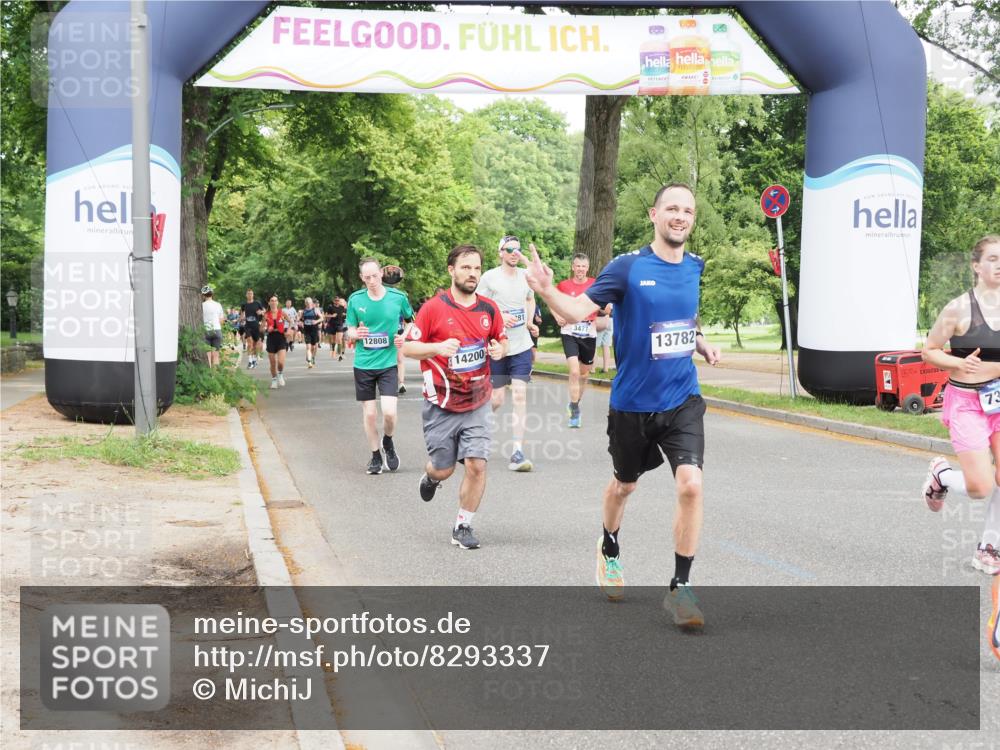 29.06.2025 - hella hamburg halbmarathon MichiJ http://msf.ph/oto/8293337 29.06.2025 10:33:50 Zwischen KM18-KM19 2270, 5706, 6711, 7385, 7450, 8374, 9720, 10796, 12528, 13782, 13919, 14200, 16286, 16834, 17281, 18081 meine-sportfotos.de