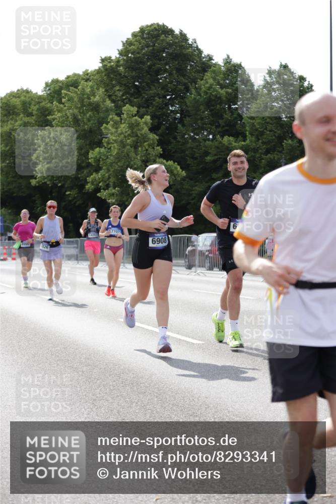 29.06.2025 - hella hamburg halbmarathon Jannik Wohlers http://msf.ph/oto/8293341 29.06.2025 10:04:42 Lombardsbrücke 1126, 2424, 3071, 3413, 4220, 6907, 6908, 7302, 7826, 8089, 8999, 9007, 9019, 11595, 13242, 13327, 13717, 14203, 16134, 16579, 17112, 17707, 17818, 18189, 18556 meine-sportfotos.de