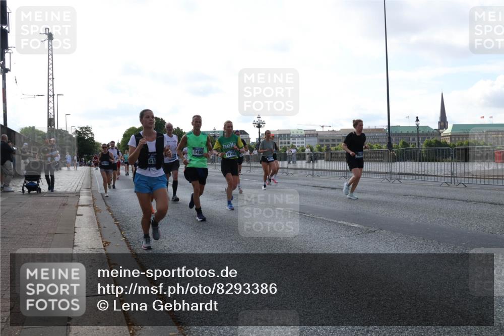 29.06.2025 - hella hamburg halbmarathon Lena Gebhardt http://msf.ph/oto/8293386 29.06.2025 09:58:58 Lombardsbrücke 16292, 61, 1485, 19152, 1410, 1485, 1506, 1715, 1719, 1727, 1946, 1951, 1972, 2029, 2518, 2741, 2840, 2883, 2907, 2911, 3037, 3097, 3334, 3715, 3819, 3952, 4120, 4152, 4167, 4839, 5077, 5084, 5259, 5378, 5391, 5420, 5492, 6294, 6390, 6399, 6592, 6629, 6657, 6759, 6877, 7033, 7082, 7232, 7369, 7716, 7732, 7864, 8068, 8322, 8509, 8639, 8721, 8772, 8798, 9655, 9727, 9770, 9884, 10266, 10488 meine-sportfotos.de