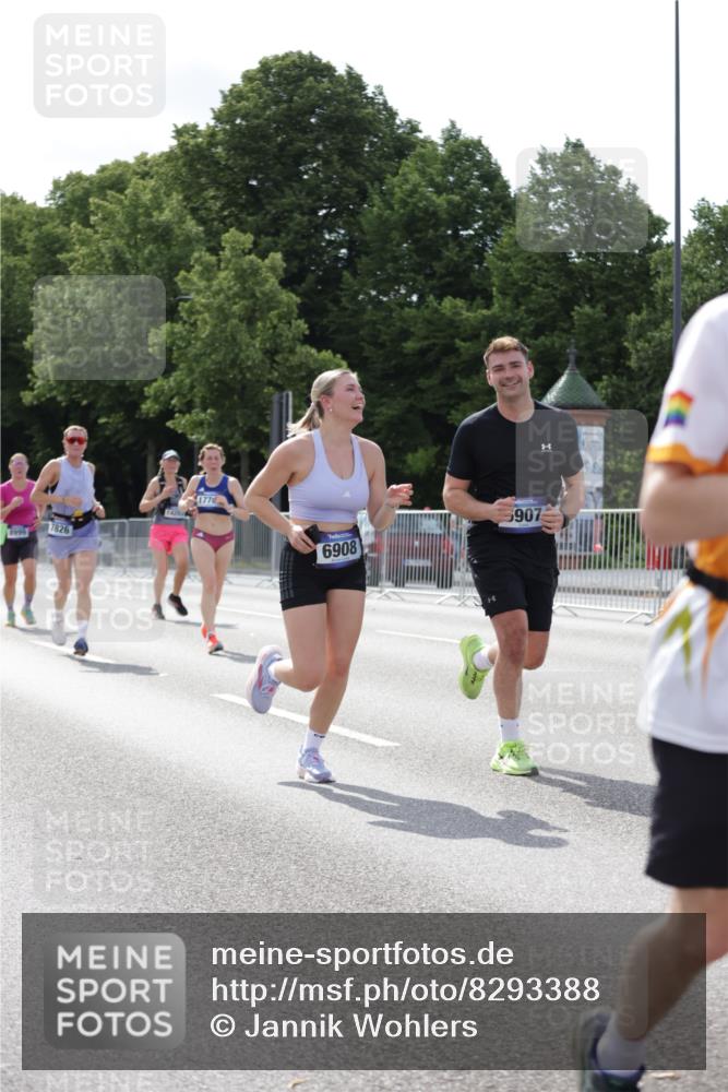 29.06.2025 - hella hamburg halbmarathon Jannik Wohlers http://msf.ph/oto/8293388 29.06.2025 10:04:42 Lombardsbrücke 1126, 2424, 3071, 3413, 4220, 6907, 6908, 7302, 7826, 8089, 8999, 9007, 9019, 11595, 13242, 13327, 13717, 14203, 16134, 16579, 17112, 17707, 17818, 18189, 18556 meine-sportfotos.de