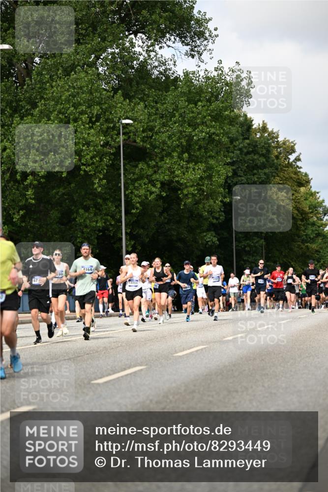 29.06.2025 - hella hamburg halbmarathon Dr. Thomas Lammeyer http://msf.ph/oto/8293449 29.06.2025 10:37:28 Kennedybrücke 1078, 1199, 1324, 1373, 1879, 1995, 2085, 2342, 2838, 3341, 3422, 3560, 3812, 3871, 4030, 4164, 4446, 5180, 5917, 6773, 6999, 7308, 7309, 7705, 8175, 8595, 8891, 8993, 9289, 9591, 9750, 9768, 9780 meine-sportfotos.de