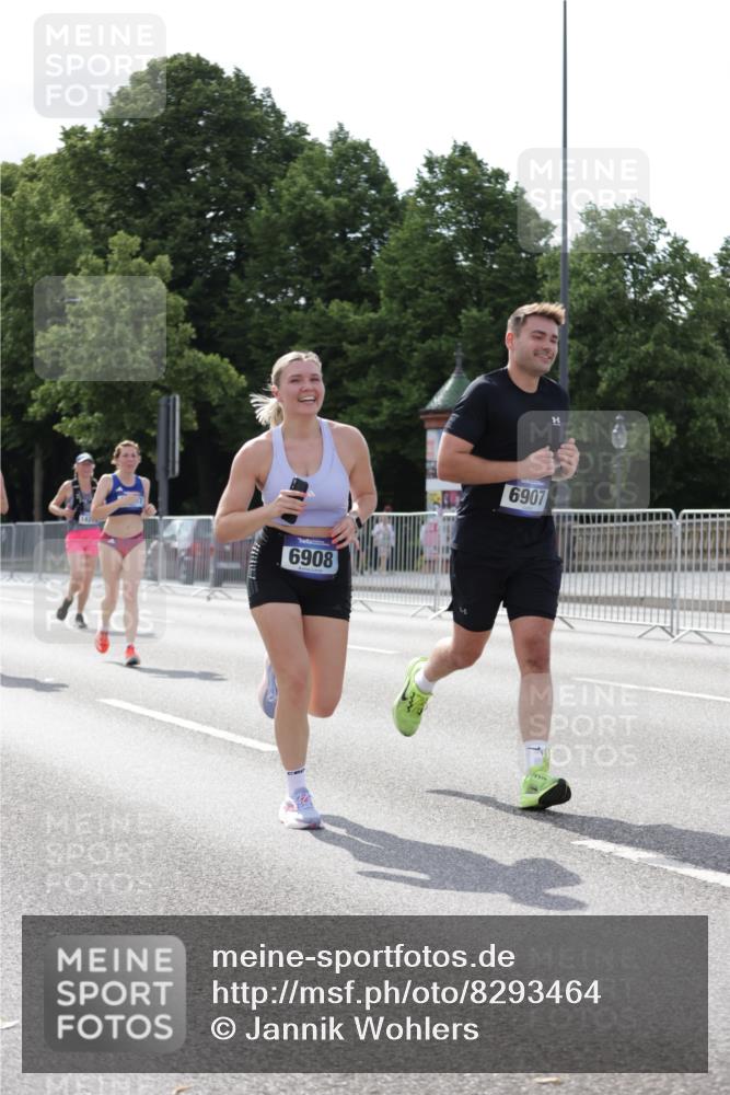 29.06.2025 - hella hamburg halbmarathon Jannik Wohlers http://msf.ph/oto/8293464 29.06.2025 10:04:42 Lombardsbrücke 1126, 2424, 3071, 3413, 4220, 6907, 6908, 7302, 7826, 8089, 8999, 9007, 9019, 11595, 13242, 13327, 13717, 14203, 16134, 16579, 17112, 17707, 17818, 18189, 18556 meine-sportfotos.de