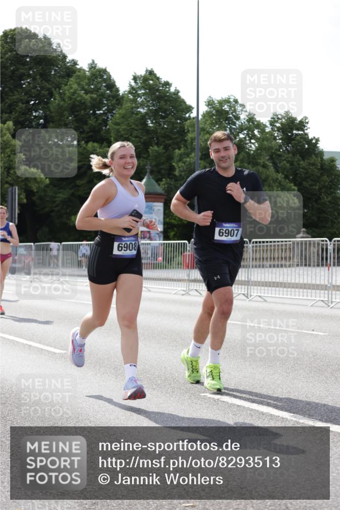 29.06.2025 - hella hamburg halbmarathon Jannik Wohlers http://msf.ph/oto/8293513 29.06.2025 10:04:42 Lombardsbrücke 1126, 2424, 3071, 3413, 4220, 6907, 6908, 7302, 7826, 8089, 8999, 9007, 9019, 11595, 13242, 13327, 13717, 14203, 16134, 16579, 17112, 17707, 17818, 18189, 18556 meine-sportfotos.de