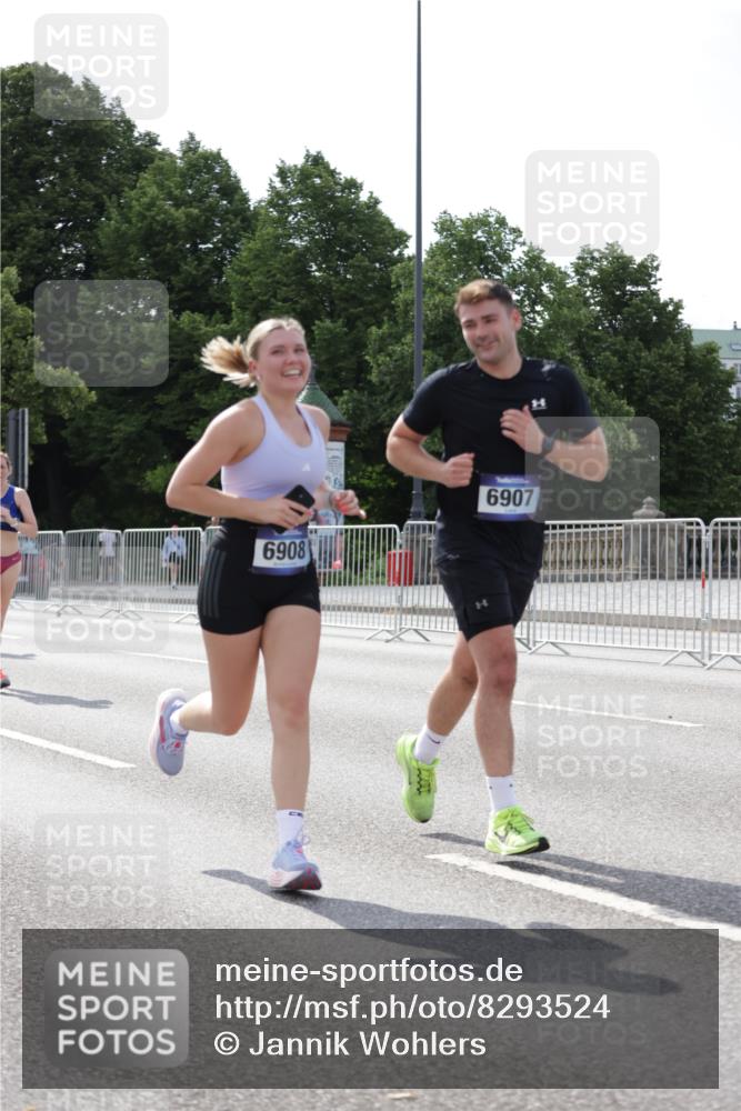 29.06.2025 - hella hamburg halbmarathon Jannik Wohlers http://msf.ph/oto/8293524 29.06.2025 10:04:42 Lombardsbrücke 1126, 2424, 3071, 3413, 4220, 6907, 6908, 7302, 7826, 8089, 8999, 9007, 9019, 11595, 13242, 13327, 13717, 14203, 16134, 16579, 17112, 17707, 17818, 18189, 18556 meine-sportfotos.de