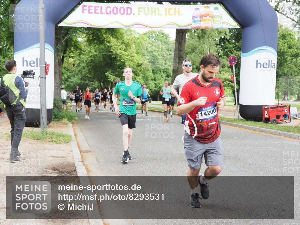 29.06.2025 - hella hamburg halbmarathon MichiJ http://msf.ph/oto/8293531 29.06.2025 10:33:51 Zwischen KM18-KM19 2270, 3477, 6711, 7385, 7450, 8374, 9720, 10796, 12528, 12808, 13782, 13919, 14200, 16286, 16834, 17281, 18081 meine-sportfotos.de
