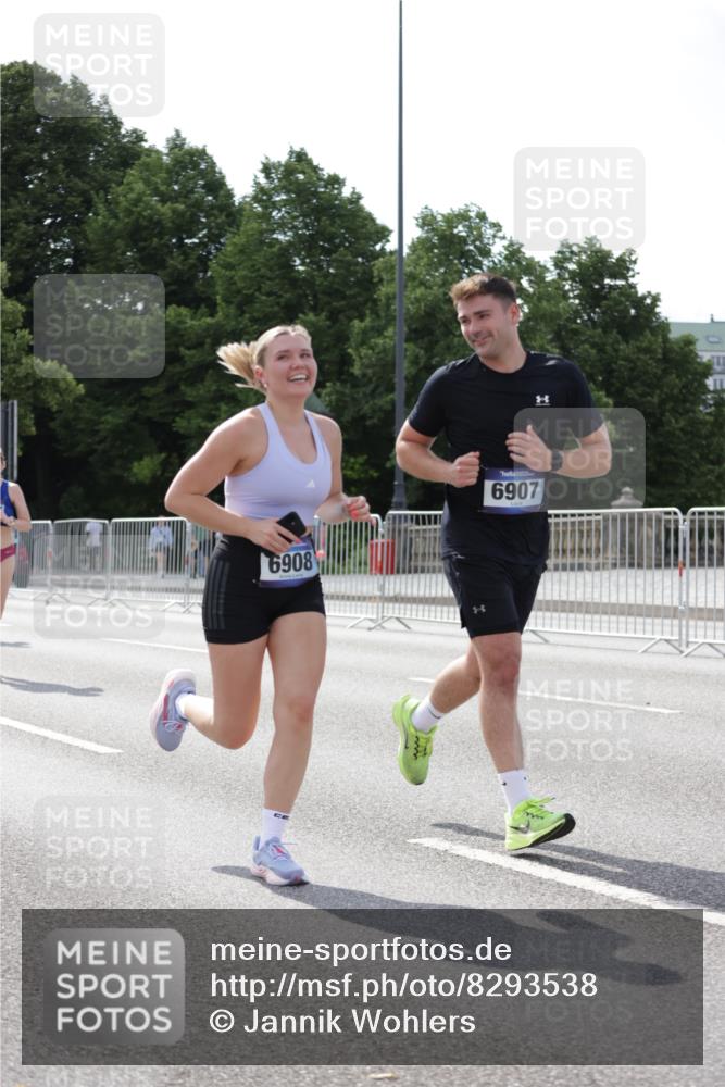29.06.2025 - hella hamburg halbmarathon Jannik Wohlers http://msf.ph/oto/8293538 29.06.2025 10:04:43 Lombardsbrücke 1126, 2424, 3071, 3413, 4220, 6059, 6907, 6908, 7302, 7826, 8089, 8999, 9007, 9019, 11595, 13242, 13327, 13717, 14203, 16134, 16478, 16579, 17112, 17707, 17818, 18189, 18556 meine-sportfotos.de