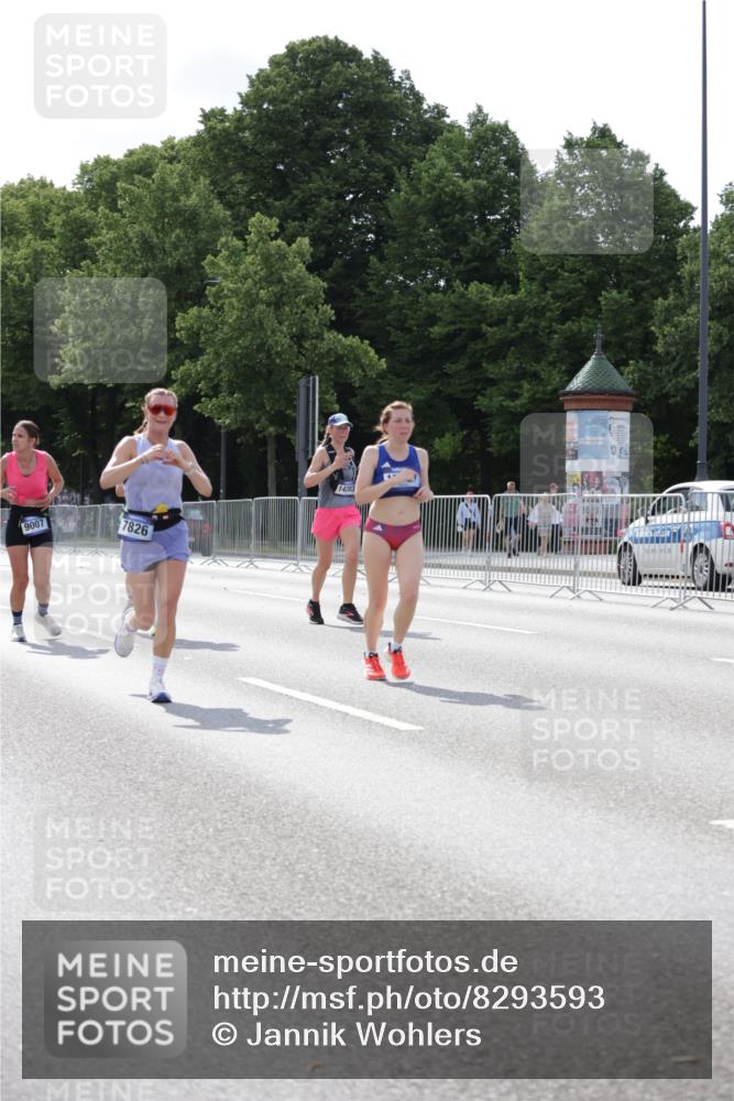 29.06.2025 - hella hamburg halbmarathon Jannik Wohlers http://msf.ph/oto/8293593 29.06.2025 10:04:43 Lombardsbrücke 1126, 2424, 3071, 3413, 4220, 6059, 6907, 6908, 7302, 7826, 8089, 8999, 9007, 9019, 11595, 13242, 13327, 13717, 14203, 16134, 16478, 16579, 17112, 17707, 17818, 18189, 18556 meine-sportfotos.de