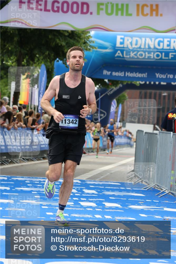 29.06.2025 - hella hamburg halbmarathon Strokosch-Dieckow http://msf.ph/oto/8293619 29.06.2025 10:18:54 Ziel 6380, 11342 meine-sportfotos.de
