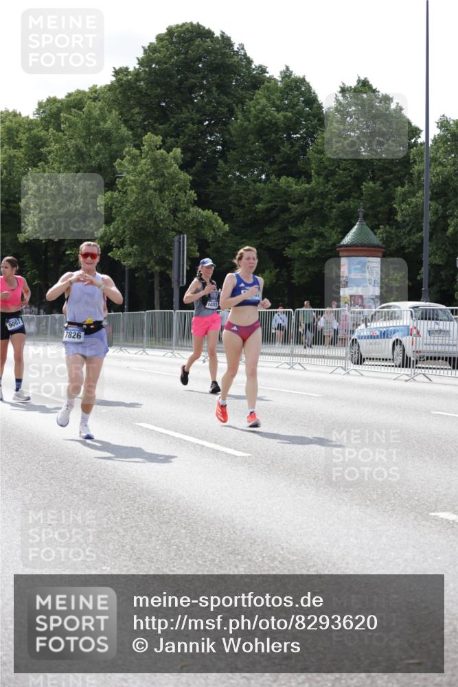 29.06.2025 - hella hamburg halbmarathon Jannik Wohlers http://msf.ph/oto/8293620 29.06.2025 10:04:43 Lombardsbrücke 1126, 2424, 3071, 3413, 4220, 6059, 6907, 6908, 7302, 7826, 8089, 8999, 9007, 9019, 11595, 13242, 13327, 13717, 14203, 16134, 16478, 16579, 17112, 17707, 17818, 18189, 18556 meine-sportfotos.de