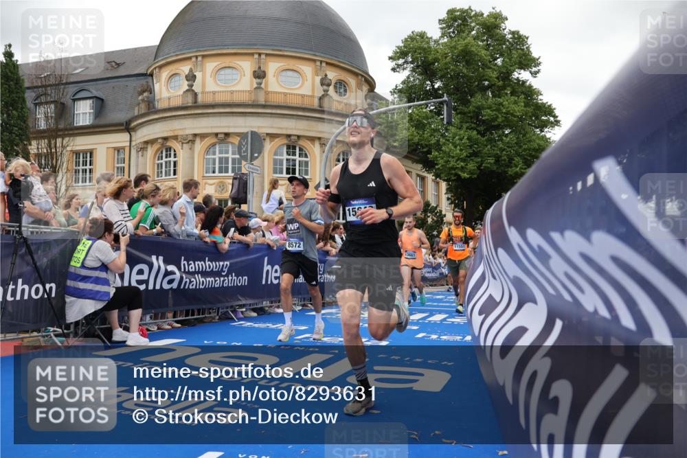 29.06.2025 - hella hamburg halbmarathon Strokosch-Dieckow http://msf.ph/oto/8293631 29.06.2025 10:50:57 Ziel 1466, 1630, 2207, 3654, 3947, 4077, 4839, 5018, 7052, 7369, 8117, 8205, 8261, 8572, 8704, 10215, 10508, 10603, 11551, 12778, 13008, 13687, 14125, 15362, 15395, 15643, 16285, 17221, 18066, 18350 meine-sportfotos.de