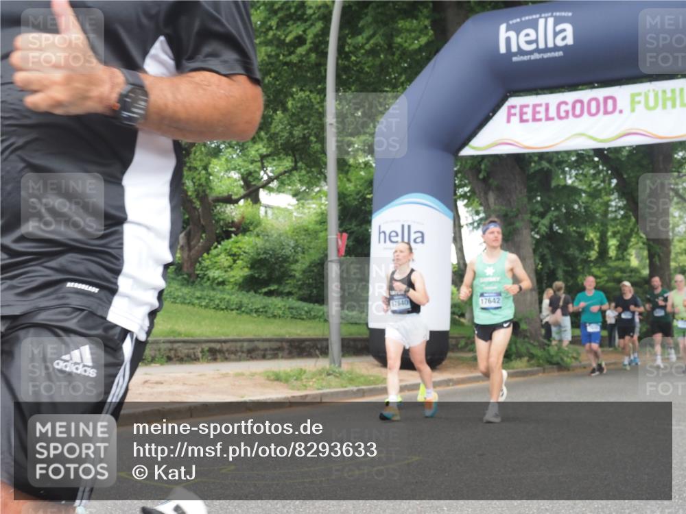 29.06.2025 - hella hamburg halbmarathon KatJ http://msf.ph/oto/8293633 29.06.2025 10:42:33 Zwischen KM18-KM19 1834, 2029, 4616, 4772, 7594, 7976 meine-sportfotos.de