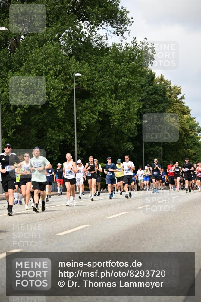 29.06.2025 - hella hamburg halbmarathon Dr. Thomas Lammeyer http://msf.ph/oto/8293720 29.06.2025 10:37:29 Kennedybrücke 1078, 1199, 1324, 1373, 1879, 1995, 2085, 2342, 2838, 3341, 3422, 3560, 3812, 3871, 4164, 4446, 5180, 5917, 6773, 6999, 7308, 7309, 7705, 8175, 8595, 8891, 8993, 9234, 9289, 9591, 9750, 9780 meine-sportfotos.de