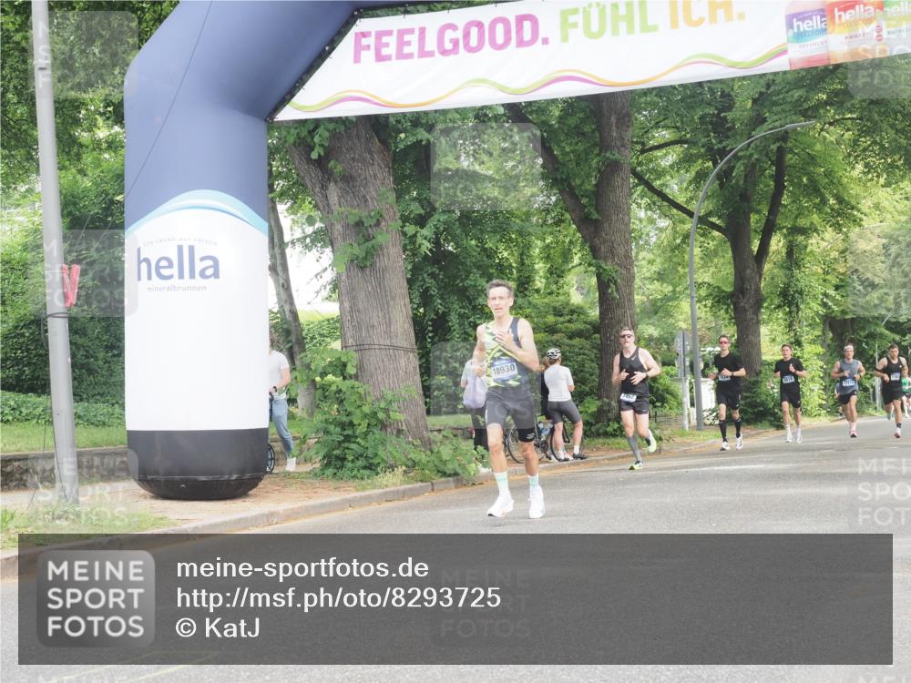 29.06.2025 - hella hamburg halbmarathon KatJ http://msf.ph/oto/8293725 29.06.2025 10:13:16 Zwischen KM18-KM19  meine-sportfotos.de