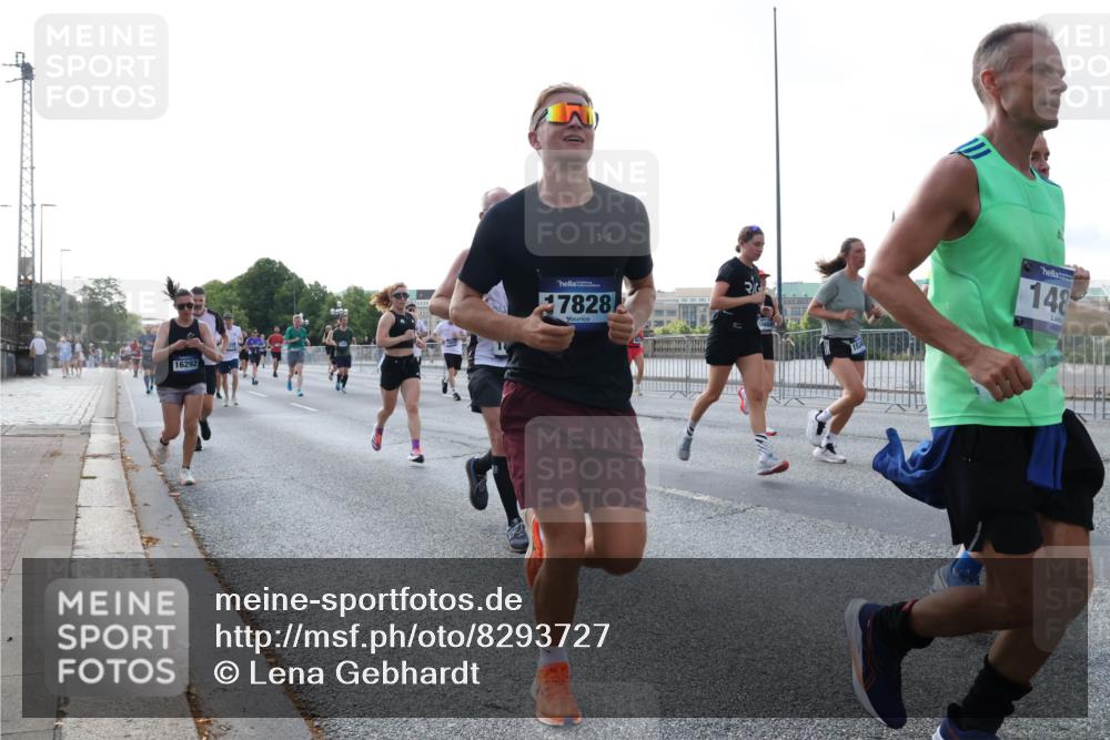29.06.2025 - hella hamburg halbmarathon Lena Gebhardt http://msf.ph/oto/8293727 29.06.2025 09:59:00 Lombardsbrücke 16292, 7828, 148, 1410, 1485, 1506, 1715, 1719, 1727, 1946, 1951, 1972, 2518, 2741, 2840, 2883, 2907, 2911, 3037, 3334, 3715, 3819, 3952, 4120, 4152, 4167, 4467, 4839, 5077, 5084, 5259, 5378, 5391, 5420, 5492, 6294, 6390, 6399, 6592, 6629, 6657, 6759, 6877, 7033, 7082, 7130, 7232, 7369, 7716, 7732, 7864, 8068, 8322, 8509, 8639, 8721, 8772, 8798, 9655, 9727, 9770, 9884, 10266, 10488 meine-sportfotos.de