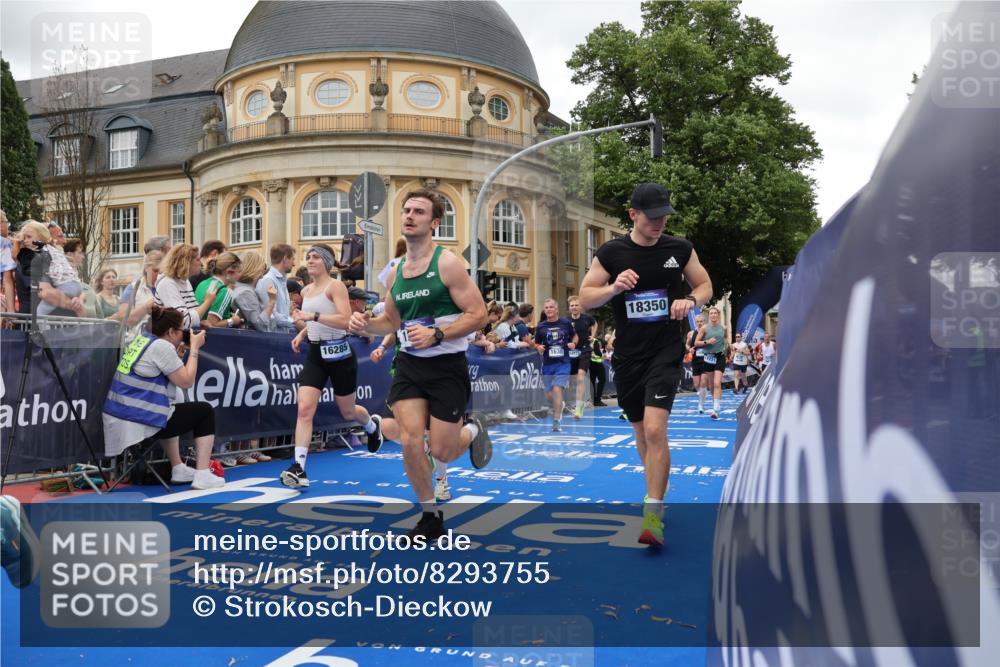 29.06.2025 - hella hamburg halbmarathon Strokosch-Dieckow http://msf.ph/oto/8293755 29.06.2025 10:51:00 Ziel 1366, 1630, 2207, 3654, 4077, 4816, 4967, 7369, 8117, 8261, 8508, 8572, 8704, 10215, 10508, 10603, 11551, 12778, 13008, 13687, 14125, 15362, 15643, 16285, 17221, 17384, 18066, 18350 meine-sportfotos.de