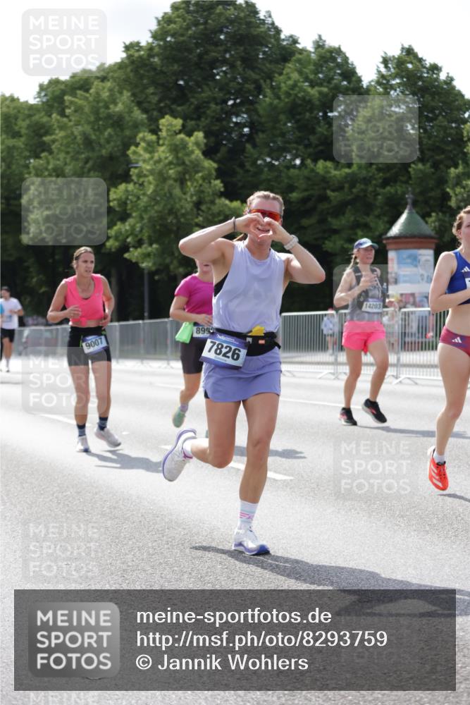 29.06.2025 - hella hamburg halbmarathon Jannik Wohlers http://msf.ph/oto/8293759 29.06.2025 10:04:45 Lombardsbrücke 1863, 2424, 3071, 3413, 3578, 4220, 6059, 6907, 6908, 7302, 7826, 8089, 8999, 9007, 9165, 11595, 13327, 13717, 14203, 16134, 16478, 17112, 17707, 17818, 18189, 18556, 18616, 18617, 19034 meine-sportfotos.de