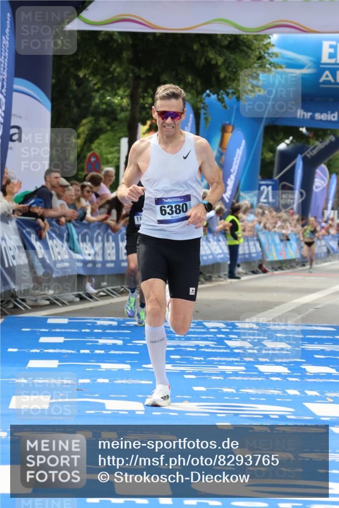 29.06.2025 - hella hamburg halbmarathon Strokosch-Dieckow http://msf.ph/oto/8293765 29.06.2025 10:18:51 Ziel 6380, 11342 meine-sportfotos.de