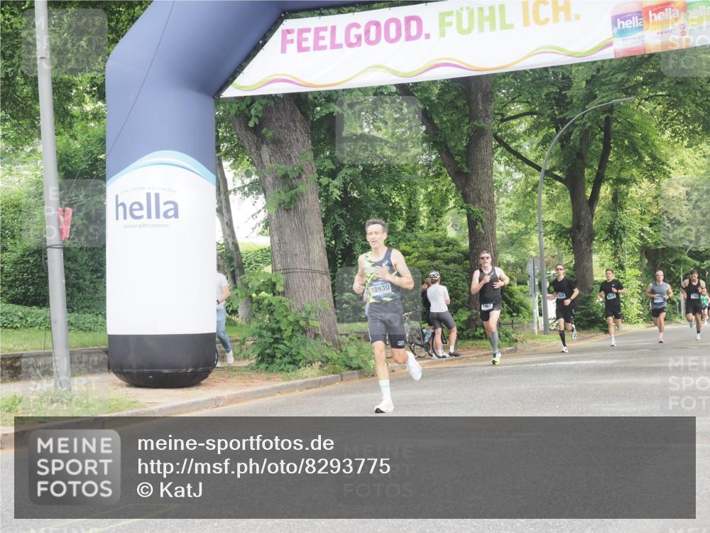 29.06.2025 - hella hamburg halbmarathon KatJ http://msf.ph/oto/8293775 29.06.2025 10:13:17 Zwischen KM18-KM19  meine-sportfotos.de