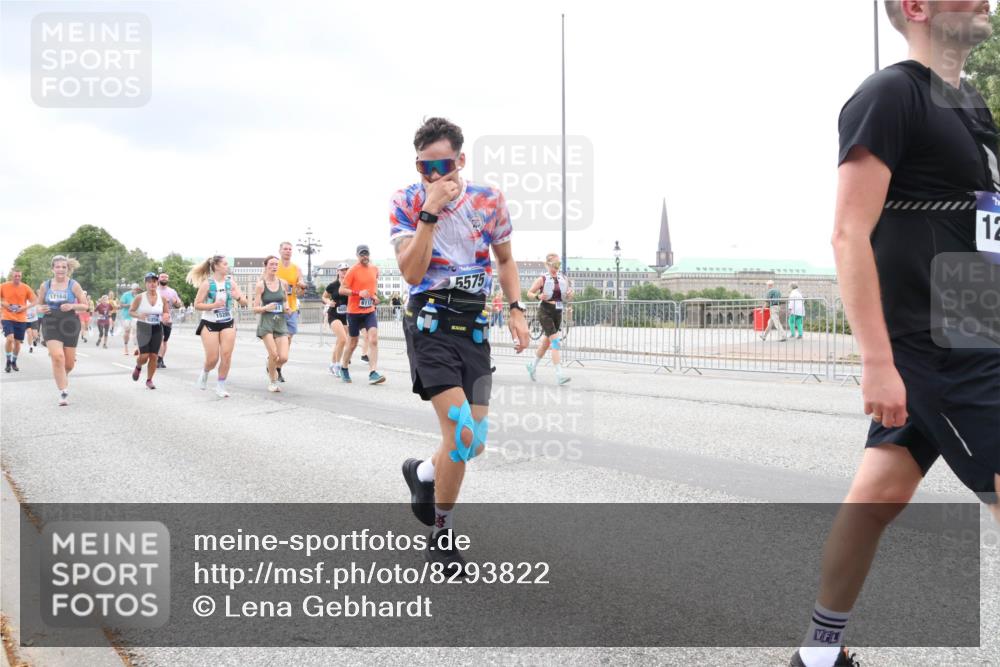 29.06.2025 - hella hamburg halbmarathon Lena Gebhardt http://msf.ph/oto/8293822 29.06.2025 10:55:59 Lombardsbrücke 17168, 15289, 6113, 5575, 12, 1616, 1738, 1909, 2095, 2793, 3101, 3244, 3257, 3268, 4083, 4265, 4354, 4470, 4473, 4836, 4896, 5220, 5222, 5306, 5575, 5580, 5994, 6055, 6056, 6113, 6257, 6494, 6594, 6968, 7025, 7028, 7516, 7548, 7616, 7969, 8005, 8110, 8305, 8527, 8532, 8533, 8648, 9435, 9548, 9606, 9614, 9618, 9838, 9857, 9858, 9861, 9865, 9956, 10094, 10436, 10438, 10449, 10559, 10593, 10640, 10740, 10784, 10987, 11903, 11962, 11963, 12695, 12902 meine-sportfotos.de