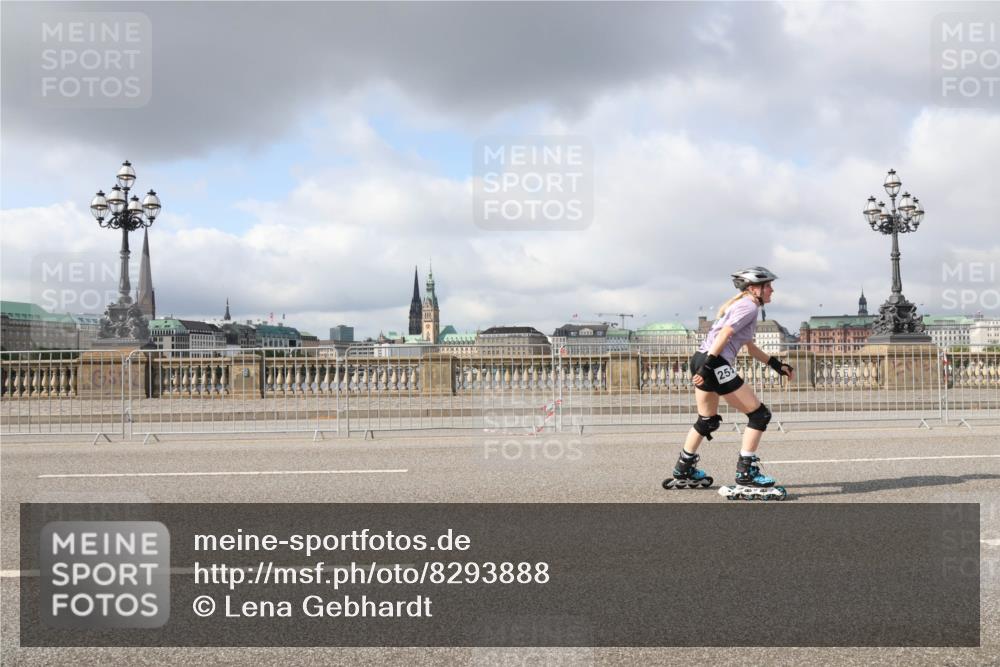 29.06.2025 - hella hamburg halbmarathon Lena Gebhardt http://msf.ph/oto/8293888 29.06.2025 09:05:51 Lombardsbrücke  meine-sportfotos.de