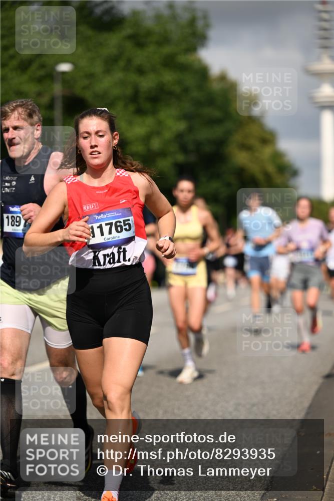 29.06.2025 - hella hamburg halbmarathon Dr. Thomas Lammeyer http://msf.ph/oto/8293935 29.06.2025 09:53:30 Kennedybrücke 1445, 1615, 1800, 1803, 1975, 2324, 2415, 2573, 2949, 3431, 3530, 4303, 4425, 4528, 5248, 5436, 5791, 5803, 5889, 6123, 6682, 7495, 7774, 7796, 8370, 8629, 8925, 9264, 9265, 9294, 9711, 9979, 10894 meine-sportfotos.de