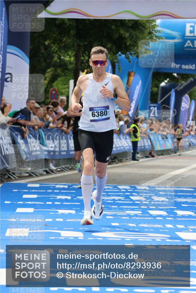 29.06.2025 - hella hamburg halbmarathon Strokosch-Dieckow http://msf.ph/oto/8293936 29.06.2025 10:18:50 Ziel 6380, 11342, 15495 meine-sportfotos.de