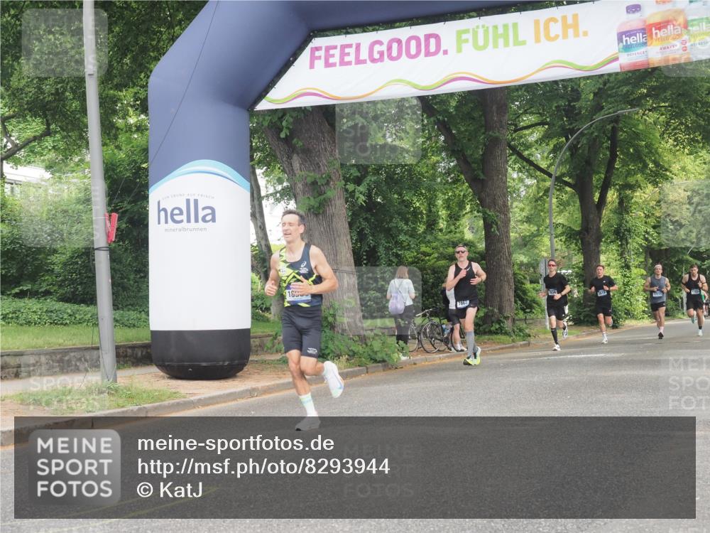 29.06.2025 - hella hamburg halbmarathon KatJ http://msf.ph/oto/8293944 29.06.2025 10:13:17 Zwischen KM18-KM19  meine-sportfotos.de