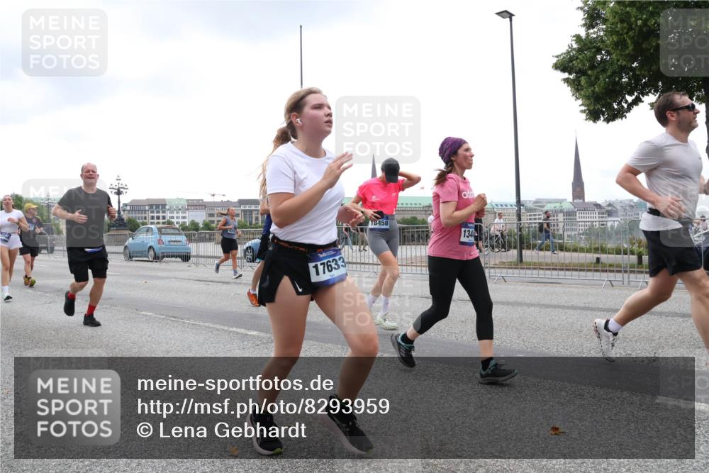 29.06.2025 - hella hamburg halbmarathon Lena Gebhardt http://msf.ph/oto/8293959 29.06.2025 10:46:45 Lombardsbrücke 1073, 1286, 1363, 1371, 1375, 1429, 1465, 1608, 1720, 1837, 1999, 2162, 2211, 2320, 2327, 2500, 2556, 2665, 2697, 2981, 3277, 3406, 3407, 3469, 3734, 3823, 4202, 4296, 4342, 4355, 4448, 4604, 5111, 5114, 5700, 5796, 5953, 6068, 6124, 6161, 6485, 6496, 6740, 7303, 7364, 7368, 7374, 7412, 7767, 7827, 7960, 8477, 8486, 8551, 8553, 8684, 8700, 9337, 9691, 10153, 10230, 12298, 12333, 12522, 13969, 14261, 15852, 16882, 16987 meine-sportfotos.de