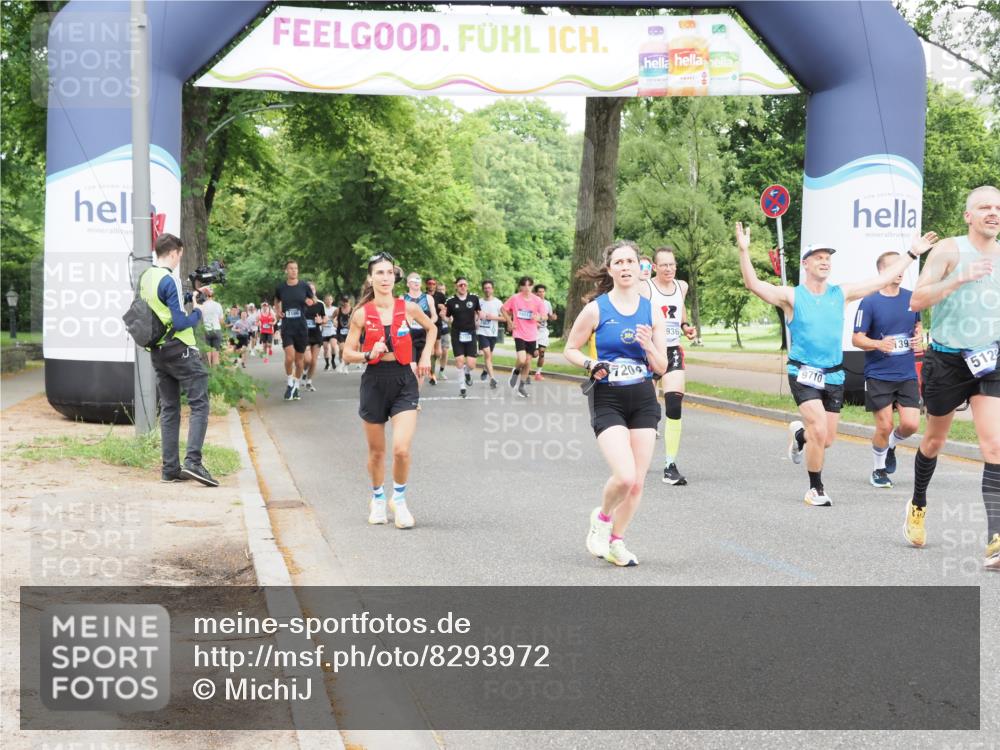 29.06.2025 - hella hamburg halbmarathon MichiJ http://msf.ph/oto/8293972 29.06.2025 10:33:55 Zwischen KM18-KM19 1139, 2270, 3477, 5129, 7204, 7385, 9710, 11936, 12808, 13782, 14200, 17281, 18878 meine-sportfotos.de