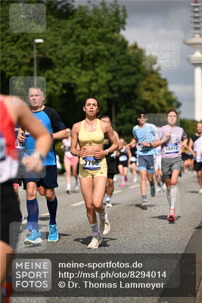 29.06.2025 - hella hamburg halbmarathon Dr. Thomas Lammeyer http://msf.ph/oto/8294014 29.06.2025 09:53:30 Kennedybrücke 1445, 1615, 1800, 1803, 1975, 2324, 2415, 2573, 2949, 3431, 3530, 4303, 4425, 4528, 5248, 5436, 5791, 5803, 5889, 6123, 6682, 7495, 7774, 7796, 8370, 8629, 8925, 9264, 9265, 9294, 9711, 9979, 10894 meine-sportfotos.de