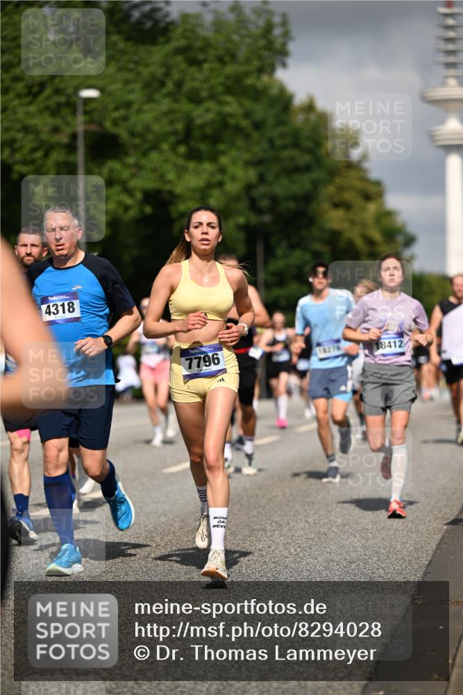 29.06.2025 - hella hamburg halbmarathon Dr. Thomas Lammeyer http://msf.ph/oto/8294028 29.06.2025 09:53:31 Kennedybrücke 1445, 1615, 1800, 1803, 1975, 2324, 2415, 2573, 2949, 3431, 3530, 4303, 4425, 4528, 5248, 5436, 5791, 5803, 5889, 6123, 6682, 7495, 7774, 7796, 8370, 8629, 8925, 9264, 9265, 9294, 9711, 9979, 10894 meine-sportfotos.de