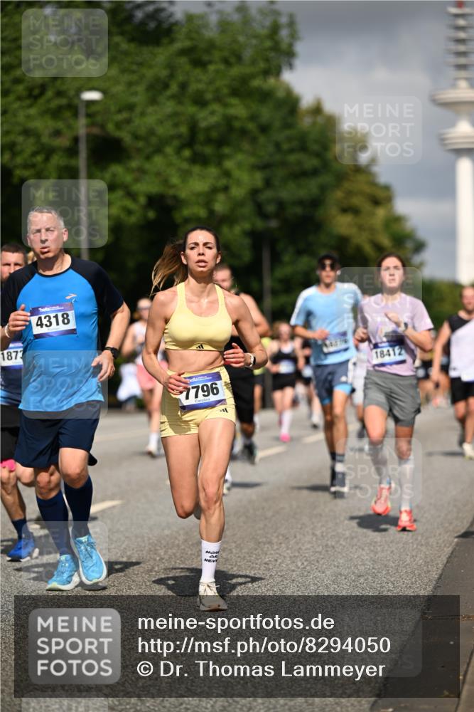 29.06.2025 - hella hamburg halbmarathon Dr. Thomas Lammeyer http://msf.ph/oto/8294050 29.06.2025 09:53:31 Kennedybrücke 1445, 1615, 1800, 1803, 1975, 2324, 2415, 2573, 2949, 3431, 3530, 4303, 4425, 4528, 5248, 5436, 5791, 5803, 5889, 6123, 6682, 7495, 7774, 7796, 8370, 8629, 8925, 9264, 9265, 9294, 9711, 9979, 10894 meine-sportfotos.de