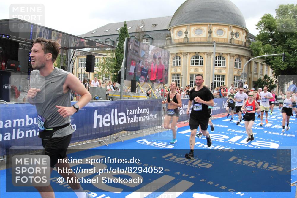 29.06.2025 - hella hamburg halbmarathon Michael Strokosch http://msf.ph/oto/8294052 29.06.2025 10:56:34 Ziel 1583, 2083, 3413, 5721, 5744, 6399, 8542, 8652, 8863, 9562, 10093, 10665, 13863, 15407, 16257, 16261, 17268, 17734, 18746, 18835, 19120 meine-sportfotos.de