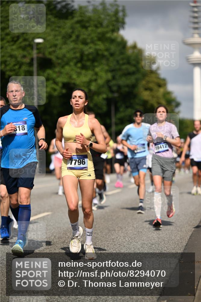 29.06.2025 - hella hamburg halbmarathon Dr. Thomas Lammeyer http://msf.ph/oto/8294070 29.06.2025 09:53:31 Kennedybrücke 1445, 1615, 1800, 1803, 1975, 2324, 2415, 2573, 2949, 3431, 3530, 4303, 4425, 4528, 5248, 5436, 5791, 5803, 5889, 6123, 6682, 7495, 7774, 7796, 8370, 8629, 8925, 9264, 9265, 9294, 9711, 9979, 10894 meine-sportfotos.de