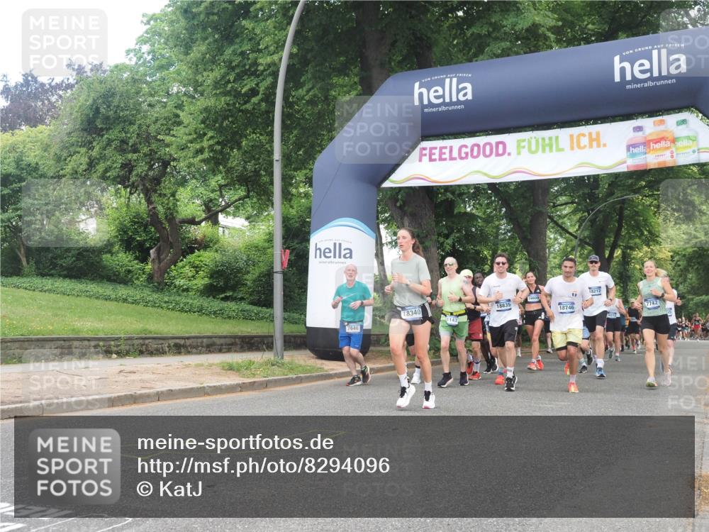 29.06.2025 - hella hamburg halbmarathon KatJ http://msf.ph/oto/8294096 29.06.2025 10:42:36 Zwischen KM18-KM19 1179, 2029, 4772, 7594, 7646, 7742 meine-sportfotos.de