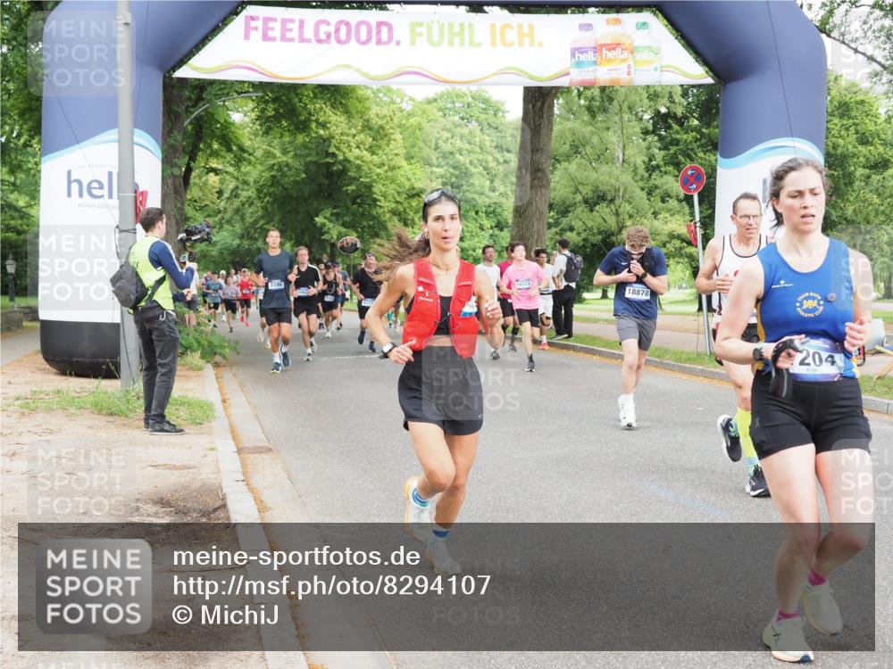 29.06.2025 - hella hamburg halbmarathon MichiJ http://msf.ph/oto/8294107 29.06.2025 10:33:56 Zwischen KM18-KM19 1139, 2270, 3477, 5129, 7204, 9710, 11773, 11936, 12808, 13782, 14200, 17281, 18878 meine-sportfotos.de