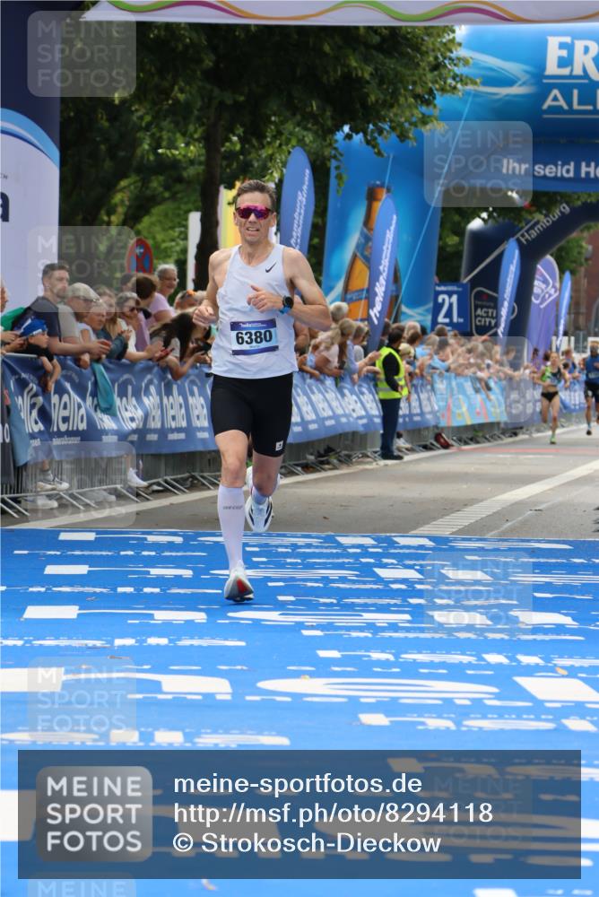 29.06.2025 - hella hamburg halbmarathon Strokosch-Dieckow http://msf.ph/oto/8294118 29.06.2025 10:18:49 Ziel 6380, 11342, 15495 meine-sportfotos.de