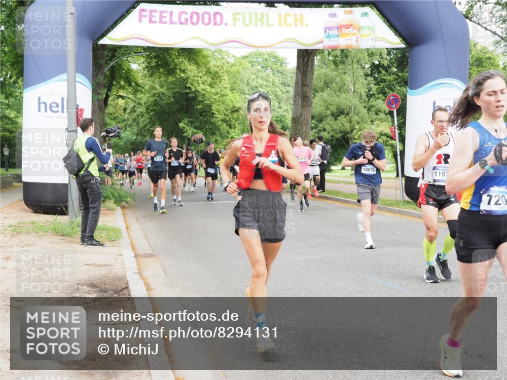 29.06.2025 - hella hamburg halbmarathon MichiJ http://msf.ph/oto/8294131 29.06.2025 10:33:56 Zwischen KM18-KM19 1139, 2270, 3477, 5129, 7204, 9710, 11773, 11936, 12808, 13782, 14200, 17281, 18878 meine-sportfotos.de